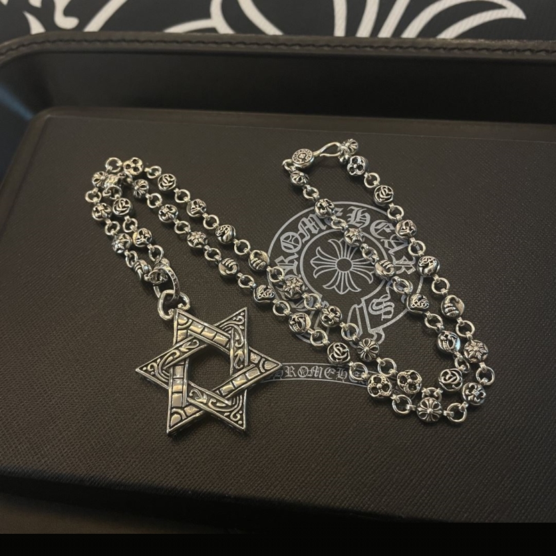 Ch**me He**ts necklaces